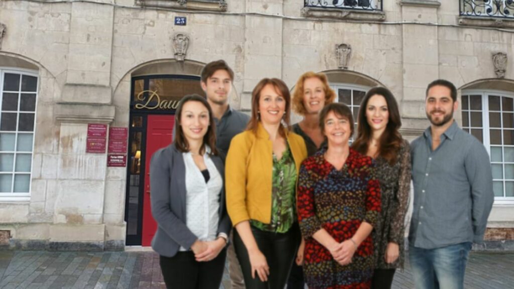 Photo des 7 professionnels de santé et du mieux-être du centre pluridisciplinaire Daumesnil